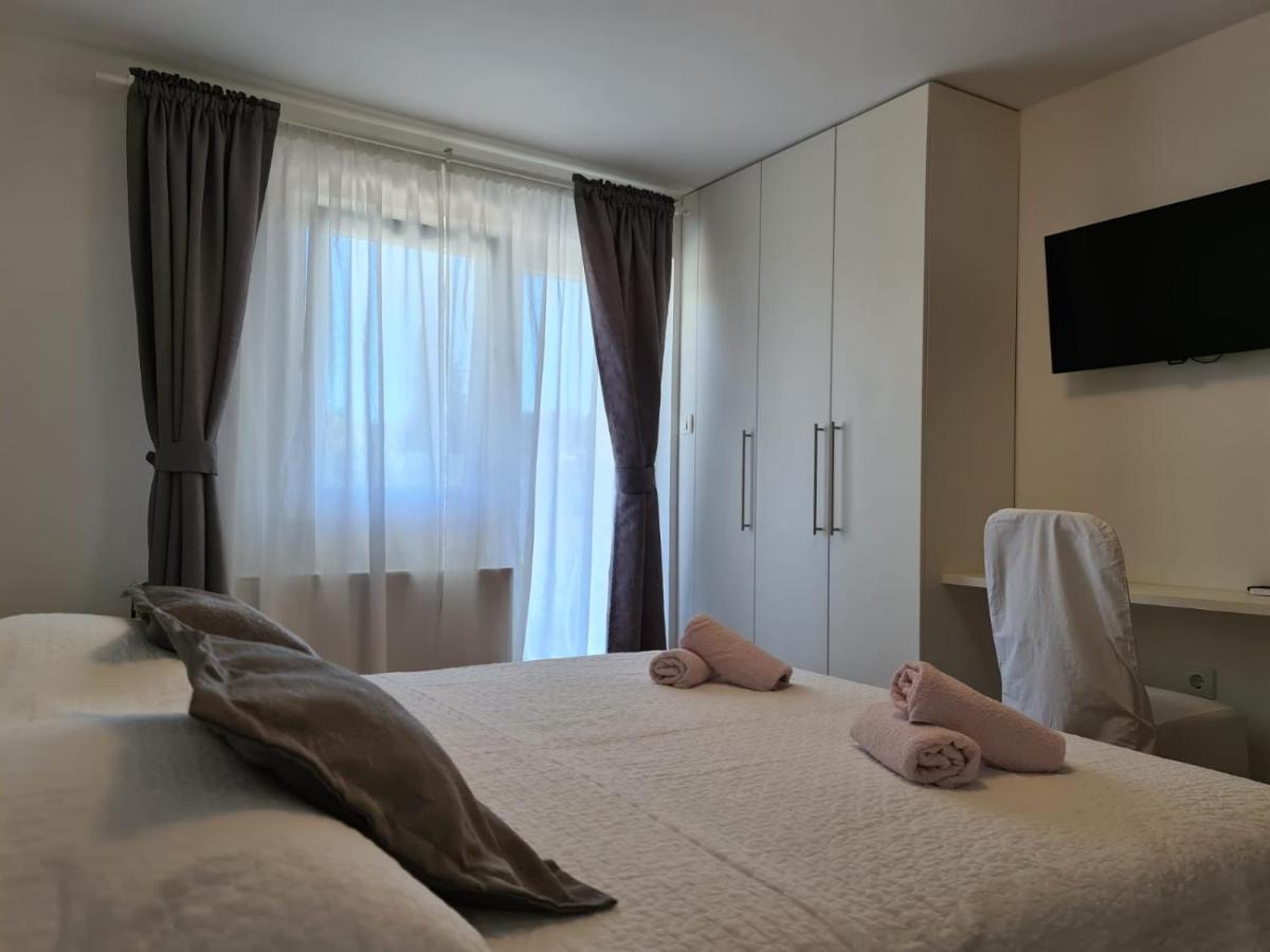 Apartments Juric Brodarica  Bagian luar foto