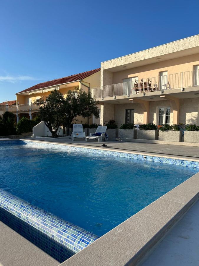 Apartments Juric Brodarica  Bagian luar foto