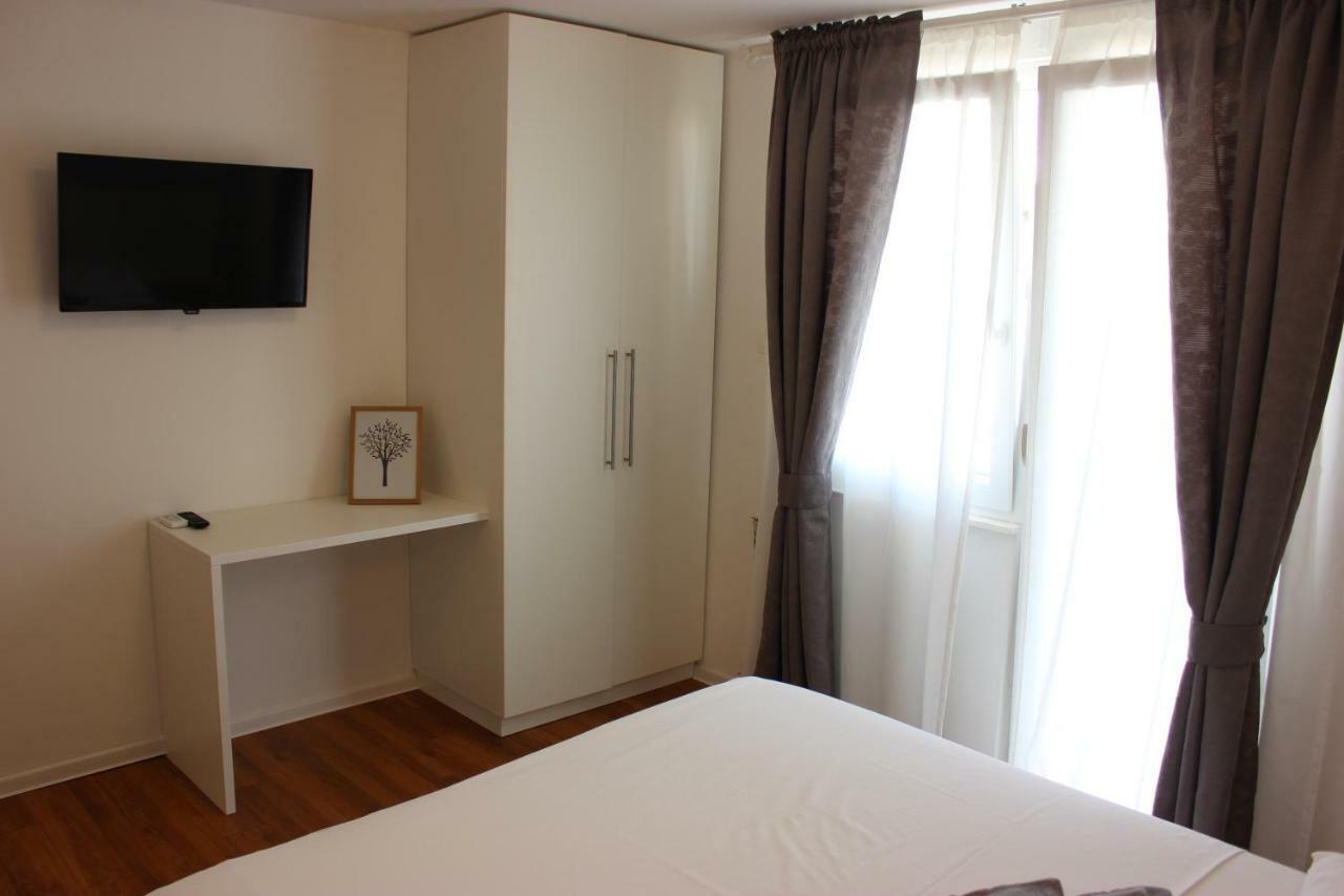 Apartments Juric Brodarica  Bagian luar foto